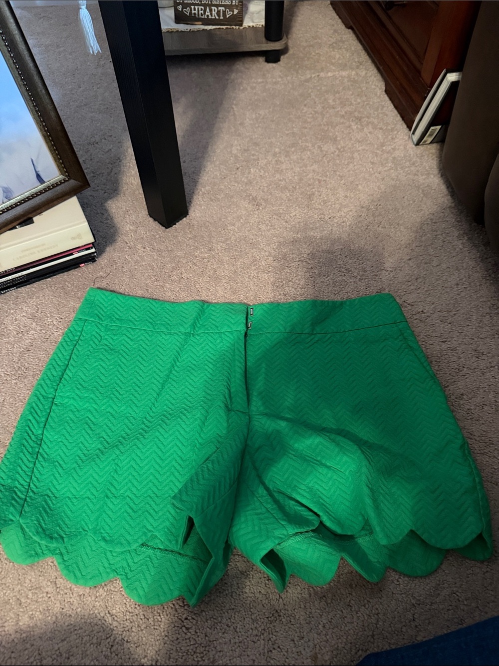 crown & ivy Kelly Green Scallop Hem Skort